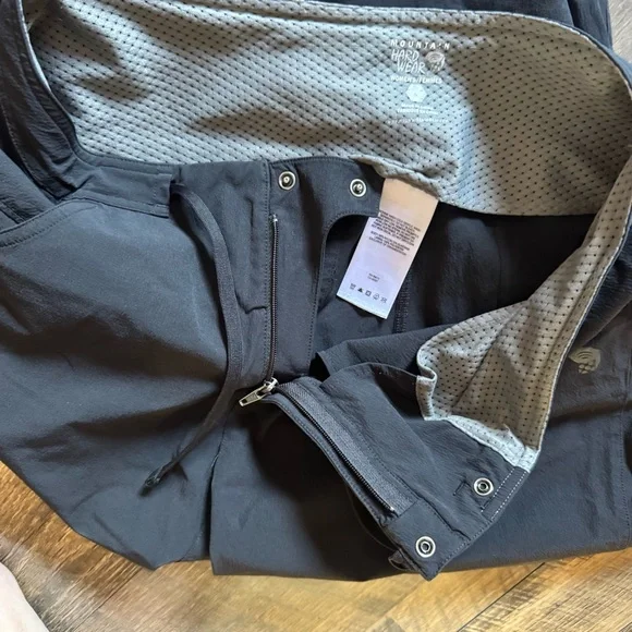 Mountain Hardwear Women’s Outdoor Black Pants - Picture 7 of 7